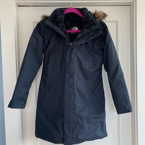 Girls Large North Face parka navy